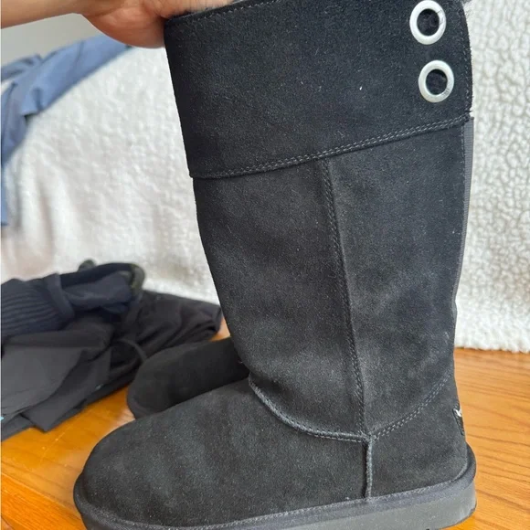 Koolaburra Black Fur-Lined Footwear - Picture 3 of 7